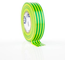 Een rol geel/groene PVC tape, 10 meter, met een stukje uitgerold en op het oppervlak geplakt, op een witte achtergrond.