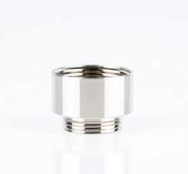 Une bague d’adaptation Jacob noir et gris clair, sur fond blanc.