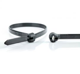 De sluiting van een zwarte Ty-Rap® kunststof kabelbinder uitvergroot, UV bestendig, naast een uitvergrote kop van een andere kabelbinder.;Een zwarte Ty-Rap® kunststof kabelbinder, UV bestendig, naast een uitvergrote sluiting van een andere Ty-Rap® kabelbi